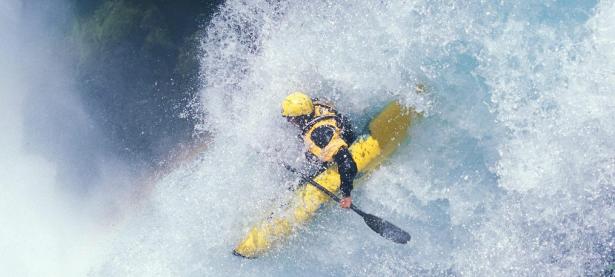 FB体育官网-赛道上的毫厘之争，哈斯车队险胜雷诺，佩雷兹带队书写逆袭传奇