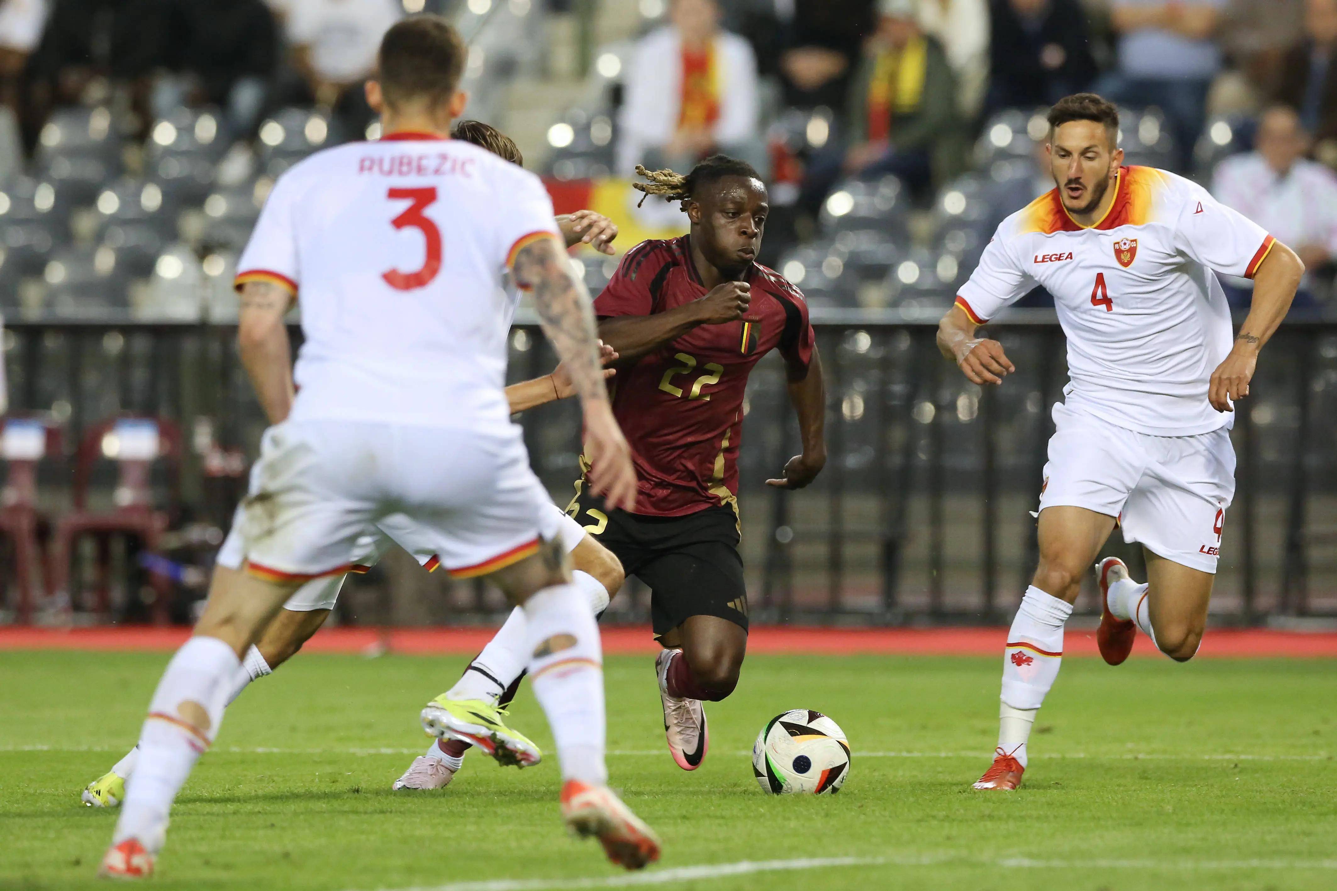 包含斯洛文尼亚主场-战胜马其顿，晋级机会渺茫的词条